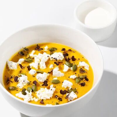 Суп-пюре тыквенный с фетой и тыквенными семечками в ОГОРОДБАР по цене 365 ₽