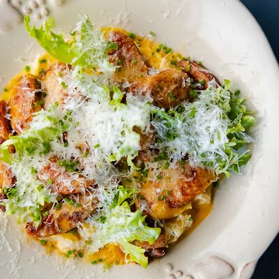 Скрэмбл с цыплёнком, колбаской и чеддером в Пена Дней по цене 29 р.