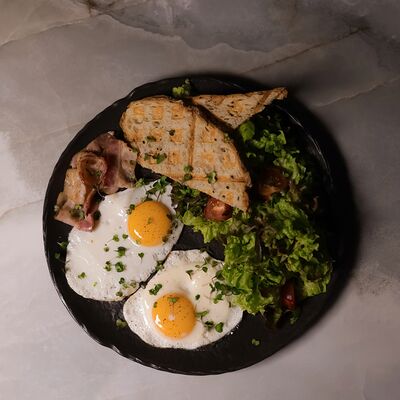 Глазунья с беконом в Fjord по цене 550 ₽