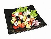 Салат Греческий в Токио