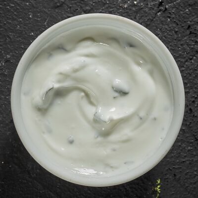 Сметанно-чесночный соус в #наУГЛЯХ по цене 75 ₽