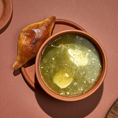 Суп со шпинатом в Хачапури и Вино по цене 227 ₽