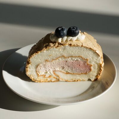 Меренговый рулет в COFFEESET по цене 390 ₽