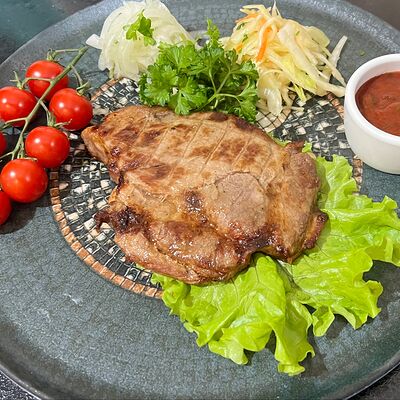 Стейк из cвинoй шеи в CITY Food по цене 550 ₽