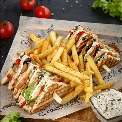 Клаб-сэндвич вегетарианский в Gyros & Grill по цене 615 ₽