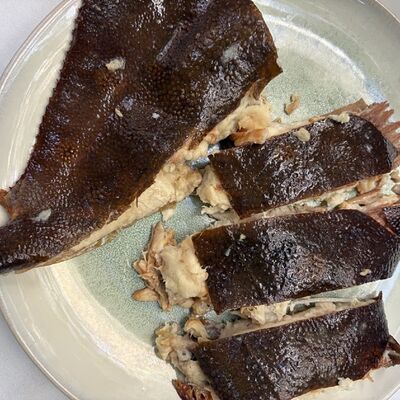 Камбала мурманская горячего копчения в Фиш Куб по цене 1600 ₽