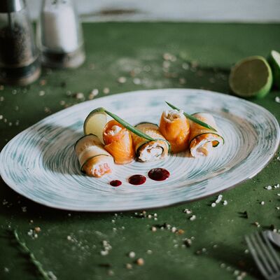 Рулетики из семги в Ресторан Мангал по цене 780 ₽