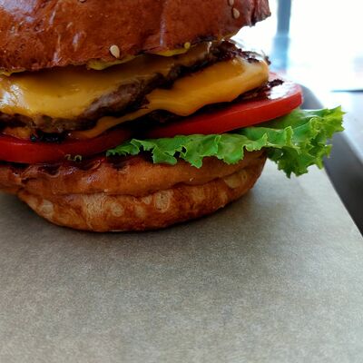 Дабл чизбургер в Burger Mafia по цене 1700 ₸