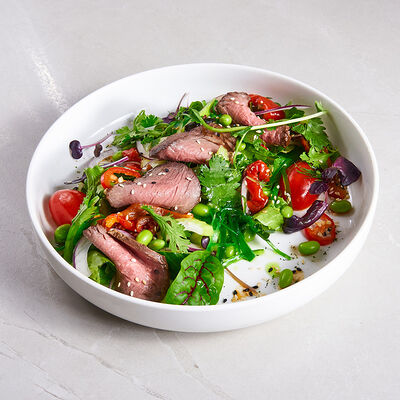 Салат с ростбифом и запеченным перцем в Sugar Mama по цене 740 ₽