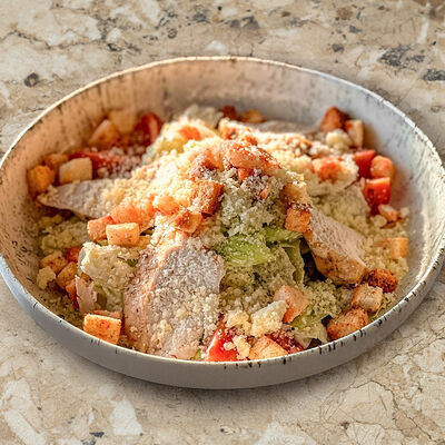 Цезарь с курицей в Чизерия Восточный по цене 890 ₽