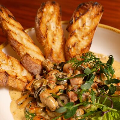 Коктейльные мидии в сливочном соусе в Ярды Superbar по цене 700 ₽