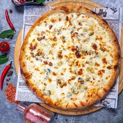 Пицца Четыре сыра 450 г в Donna Maria PREMIUM по цене 940 ₽