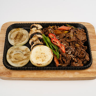 Пульгоги в Дом куксу korean noodles&bbq по цене 2100 ₽