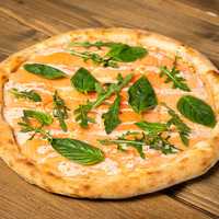 Пицца с лососем в In Tasty
