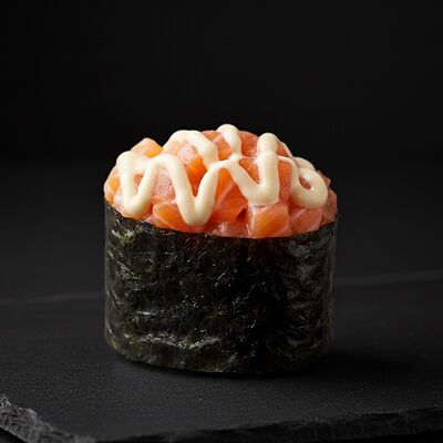 Гункан Спайси-Лосось в ОЛИО пицца и суши по цене 210 ₽