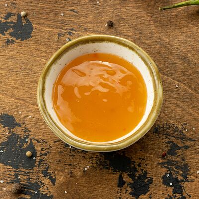 Соус кисло-сладкий в Вкусно есть всё на углях по цене 120 ₽