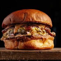 Spicy Cheeseburger в Branch Garage