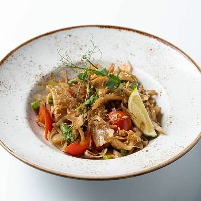 Лапша Удон с кальмарами в Рыбамясо по цене 270 ₽