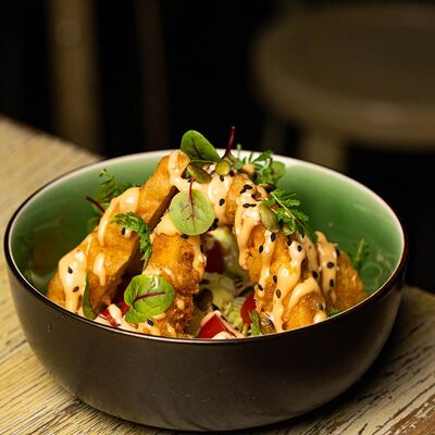 Фреш-салат со стрипсами в Top Hop по цене 465 ₽