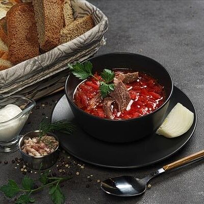 Борщ с говядиной 1/270/30/50 в Бургер удачи по цене 410 ₽
