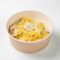 Спагетти с курицей и шампиньонами в Ромарио
