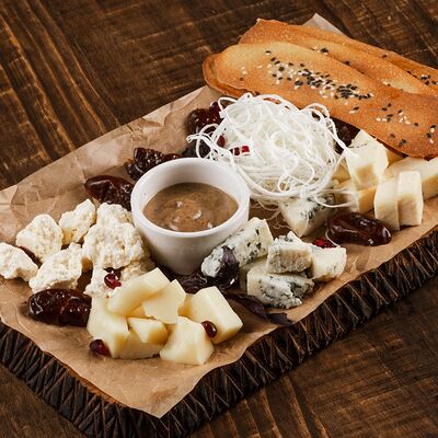 Сырное ассорти в TATEV по цене 1100 ₽