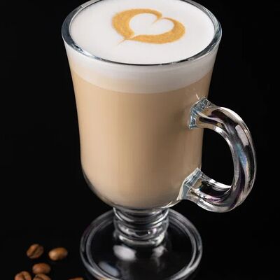 Латте 350 мл в Прага по цене 350 ₽