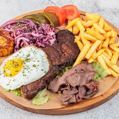 Тарелка с брискет и ростбифом в Мясоед по цене 1390 ₽