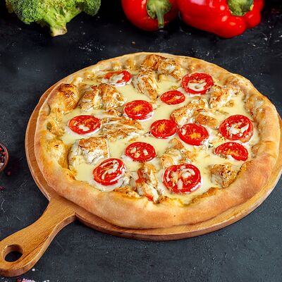 Пицца Цыпленок ранч мультизлаковаяв Eat&Drinks Pizza по цене 775 ₽