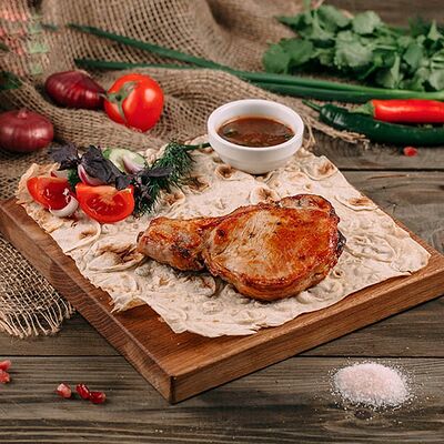 Свиная корейка на кости в Welcome по цене 540 ₽