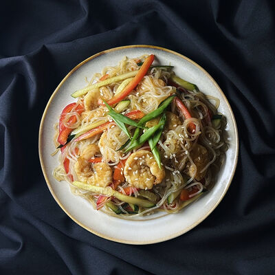 Фунчоза с креветкой в Урбан Гриль по цене 450 ₽