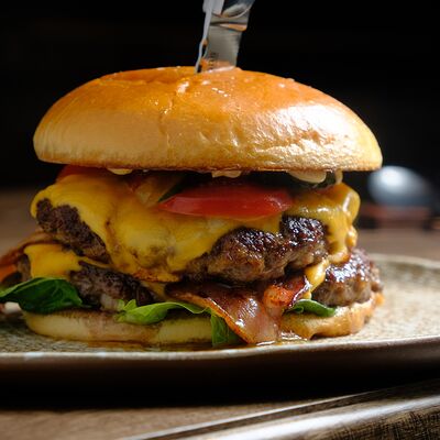 Бургер Sterling в Sterling гастро паб по цене 1400 ₽