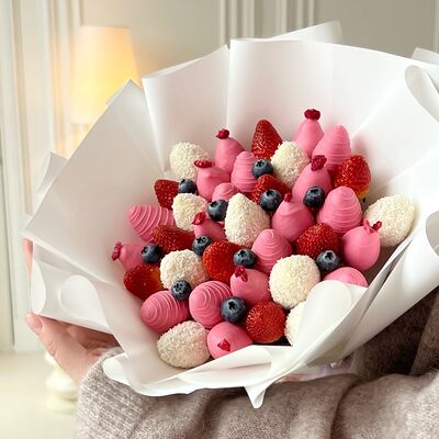 Клубничный букет в шоколаде Виктория Мв Клубника по цене 6590 ₽