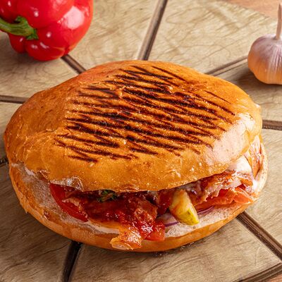 в Лепёшке Куриная в Street Food - Лучшая Шаурма и Выпечка по цене 469 ₽