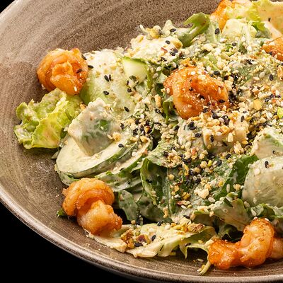 Салат с креветками спайси в Harats Pub по цене 910 ₽