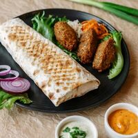 Шаверма с фалафелем в Гурмэ Шаурмэ