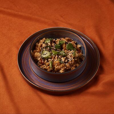 Жареный рис со свининой в Липа гастробар по цене 400 ₽