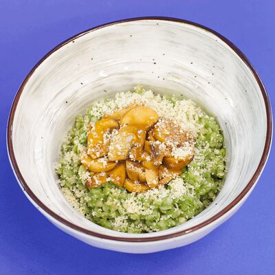 Зеленая греча с шампиньонами в соусе терияки в Tine по цене 340 ₽