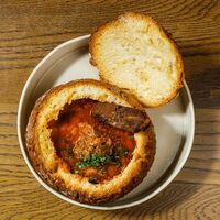 Айнтопф с копчёным рёбрышком в Krombacher Beer Kitchen