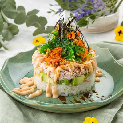 Суши-кейк с тигровыми креветками в Сушишоп по цене 225