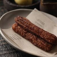 Чуррос, бобы тонка, ананас в Maya