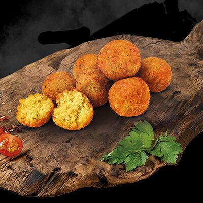 Фалафель на тарелке в Grand Шаверма по цене 580 ₽