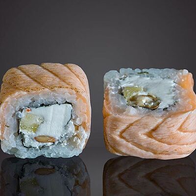 Опаленный лосось в Суши ЭДО по цене 1100 ₽