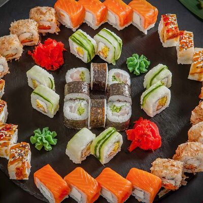 Fast Фудзияма пятничный сет в Fast Япония Premium Sushi по цене 2400 ₽