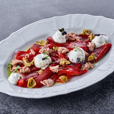 Печеные перцы с муссом из сыра Фладельфия в Merzen по цене 610 ₽