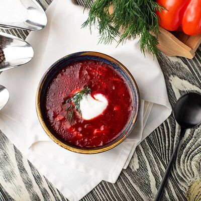 Борщ по-ленинградски с говядиной в Линдфорс по цене 585 ₽