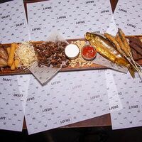 Метр закуски к пиву в Гриль-бар Draft