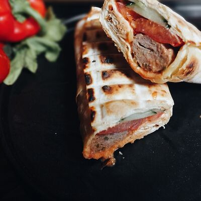 Шаурма из куриного филев Шафран бистро по цене 350 ₽