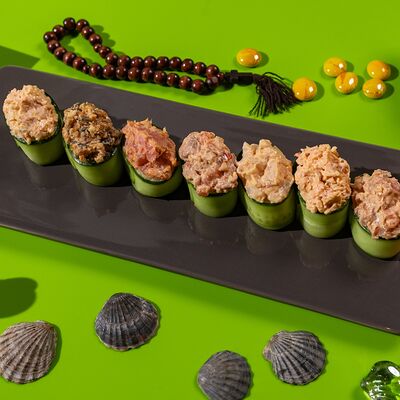 Суши в огурце с острой креветкой в Сушки на макушке по цене 390