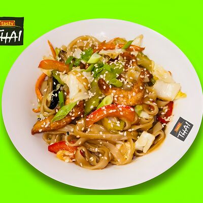 Рисовая лапша Вок с начинкой и соусом в Tasty Thai по цене 420 ₽